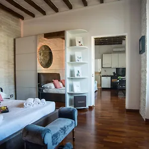 https://navona-new-charme-deluxe-apartament.it-romehotels.com